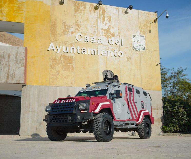 Presenta alcalde de García a La Bestia