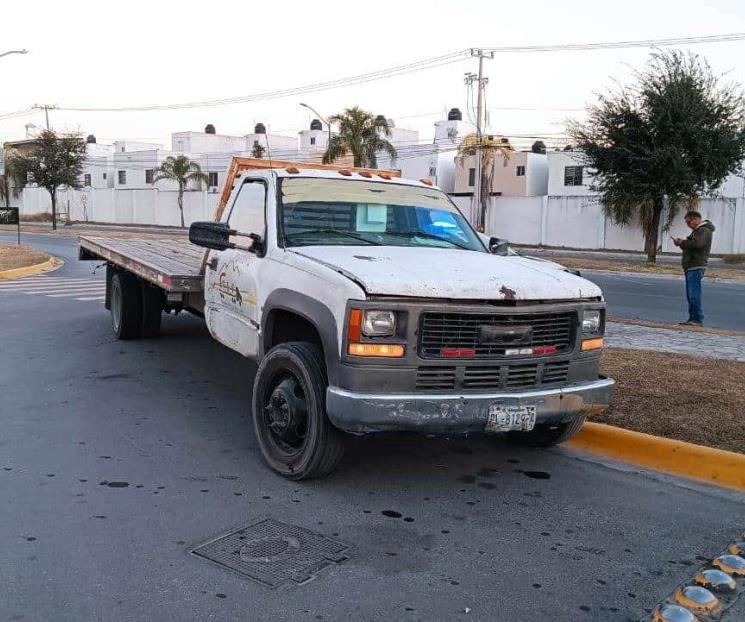 Recuperan camión de carga robado