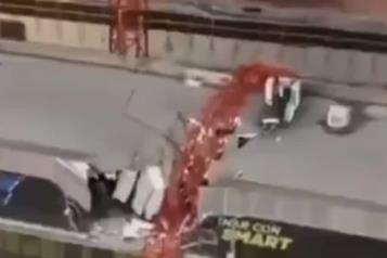 Grúa cae sobre gimnasio de un centro comercial en Chile