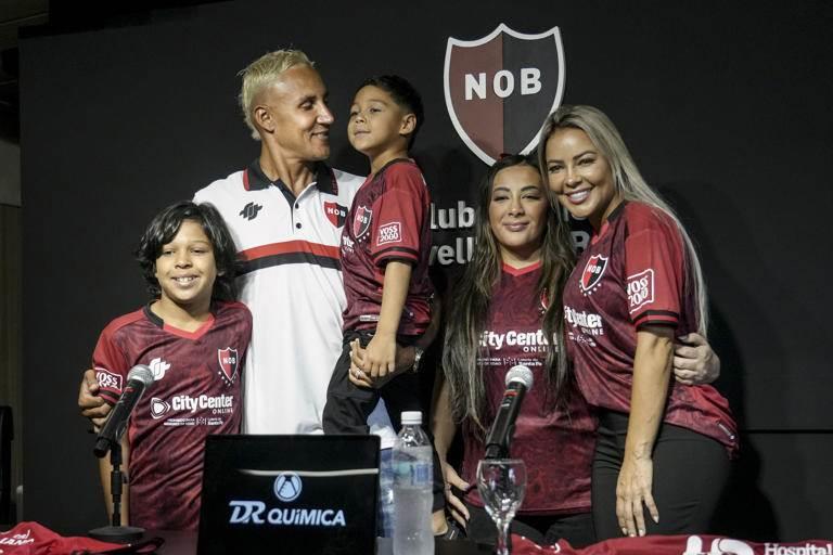 Presenta Newells a Keylor Navas