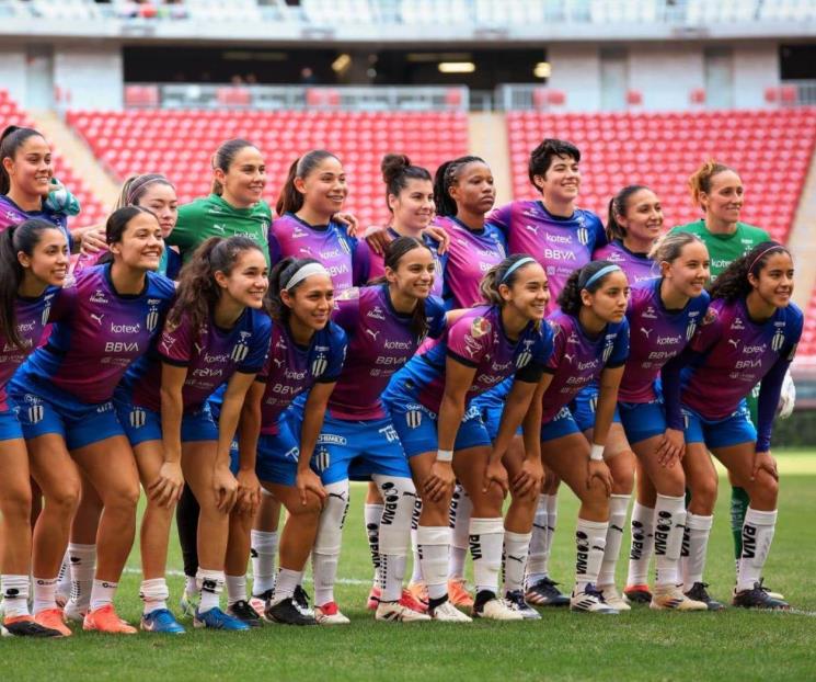 Saca Rayadas apretada victoria ante Chivas