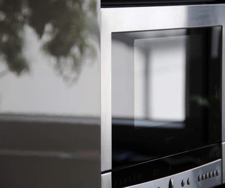 Limpiar el microondas nunca fue tan fácil gracias a este truco