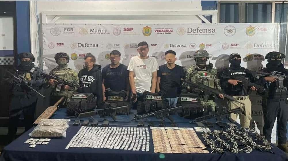 Ejército y Guardia Nacional aseguran armas y explosivos en Veracruz Ejército y Guardia Nacional aseguran armas y explosivos en Veracruz