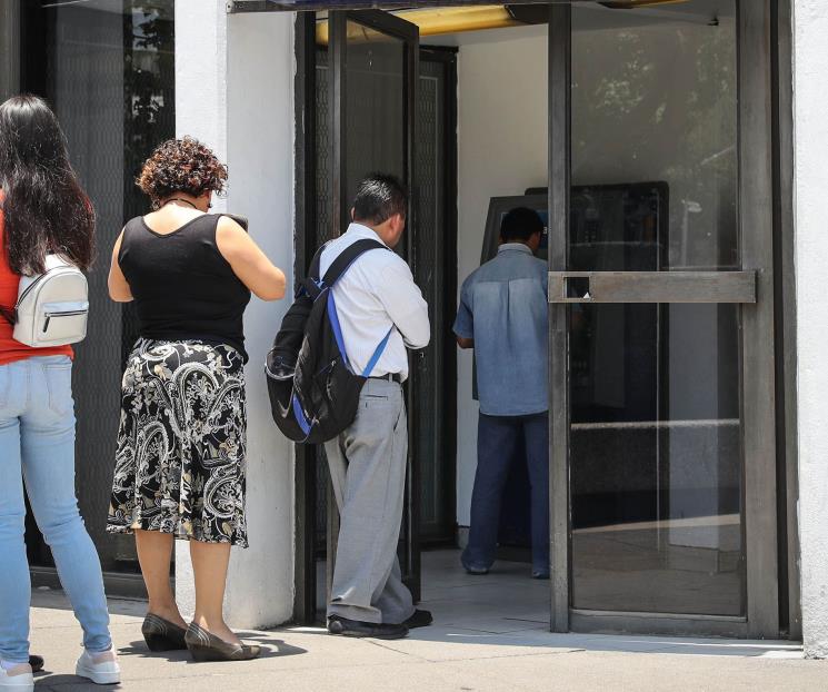 Usuarios de cajeros automáticos ahorran en pago de comisiones