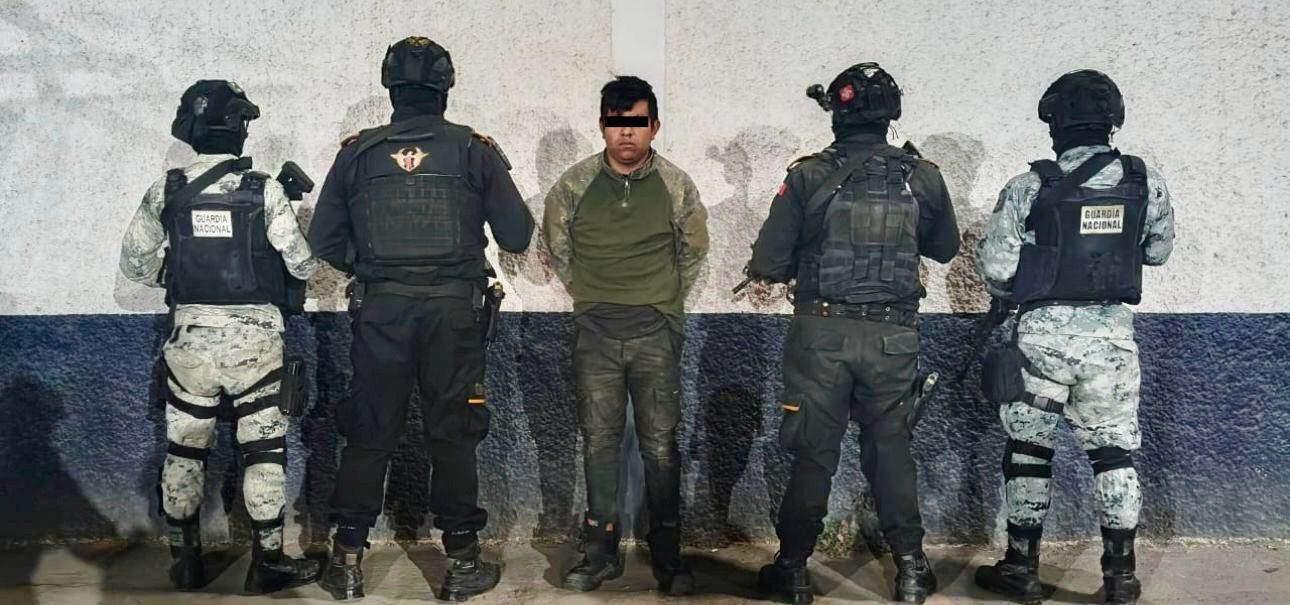 Detienen a sujeto con arma de fuego