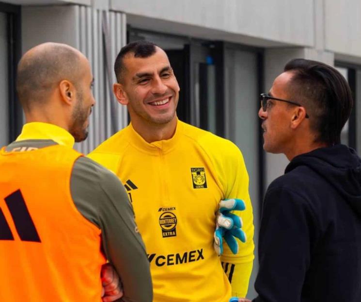 Convive Lucas Lobos durante entrenamiento de Tigres