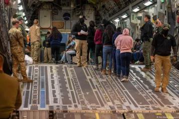 Env&iacute;a Colombia aviones a EU para trasladar deportados