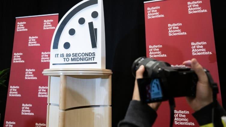 Reloj del juicio final queda a 89 segundos del Apocalipsis Reloj del juicio final queda a 89 segundos del Apocalipsis