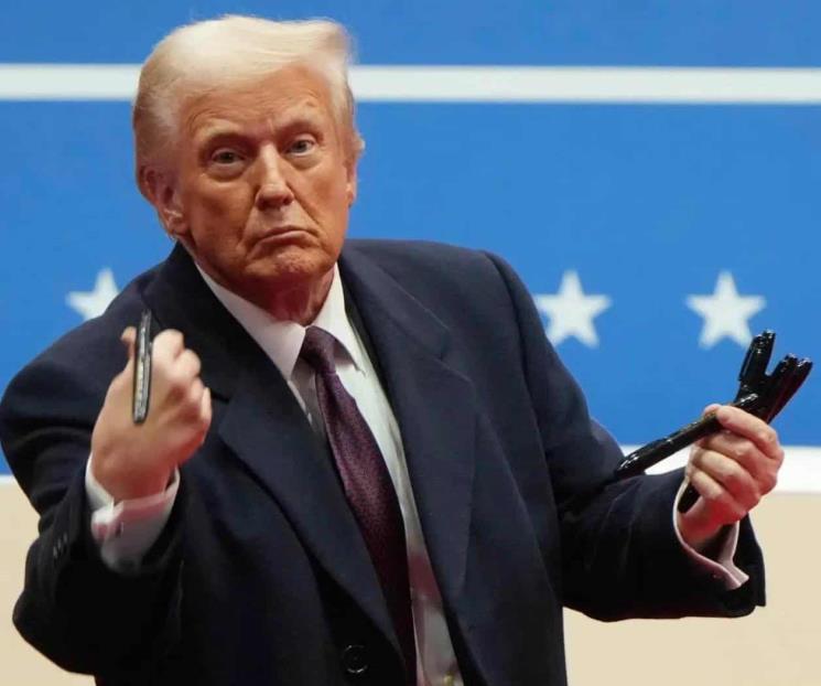 Firma Trump ley que permite deportar migrantes con delitos menores