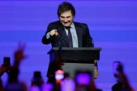 Adopta Milei las estrategias de Trump