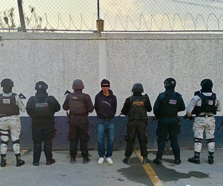 Caen con arma larga y droga