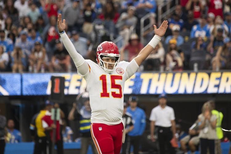 Llegará Mahomes en mejor nivel que Hurts 