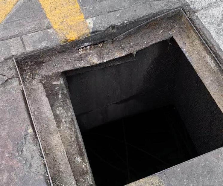 Lidian a diario conductores con alcantarillas abiertas