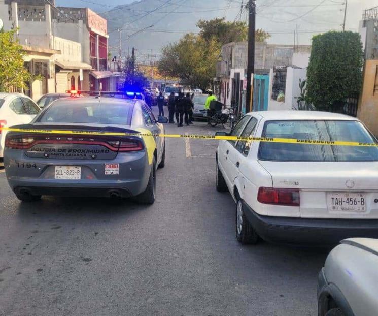 Balean a dos hombres en Santa Catarina