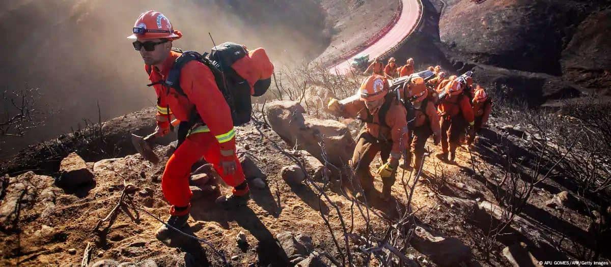 Apagan incendios en Los Ángeles despues de 3 semanas
