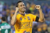 Estalla Juninho contra Paunovic Estalla Juninho contra Paunovic