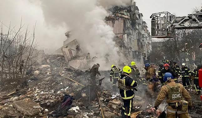 Acusa Ucrania a Rusia de bombardear una escuela