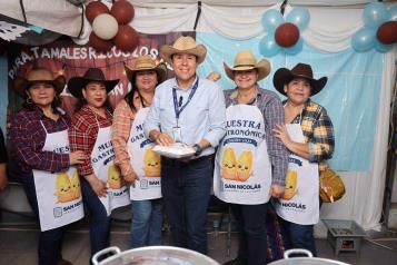 Unen a familias nicolaítas con tamaliza