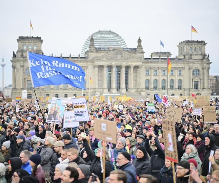 Protestan miles de personas en Alemania contra la AfD Protestan miles de personas en Alemania contra la AfD
