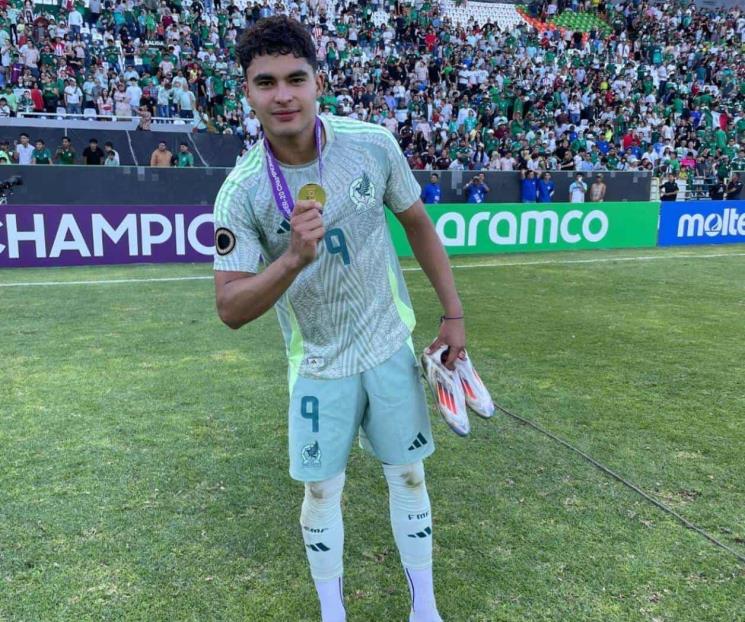 Ficha Feyenoord al mexicano Stephano Carrillo 