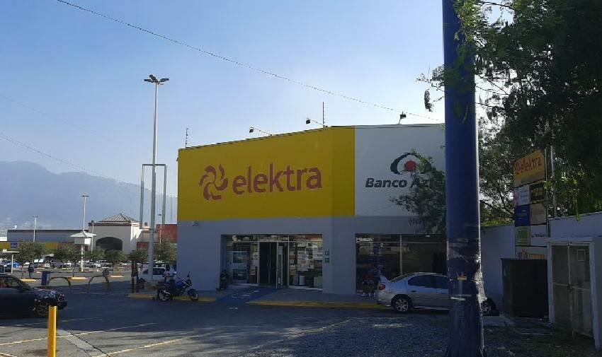 Asaltan encapuchados tienda departamental Asaltan encapuchados tienda departamental