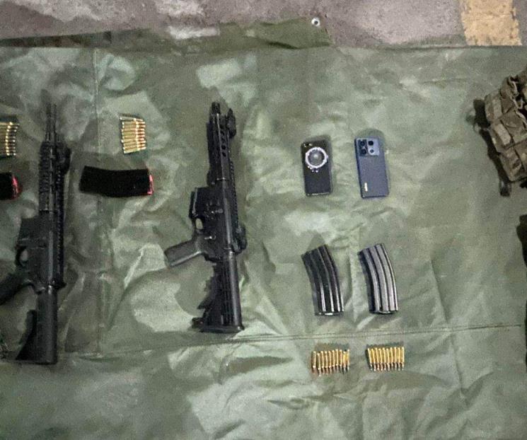 Cae con armas de fuego y equipo táctico