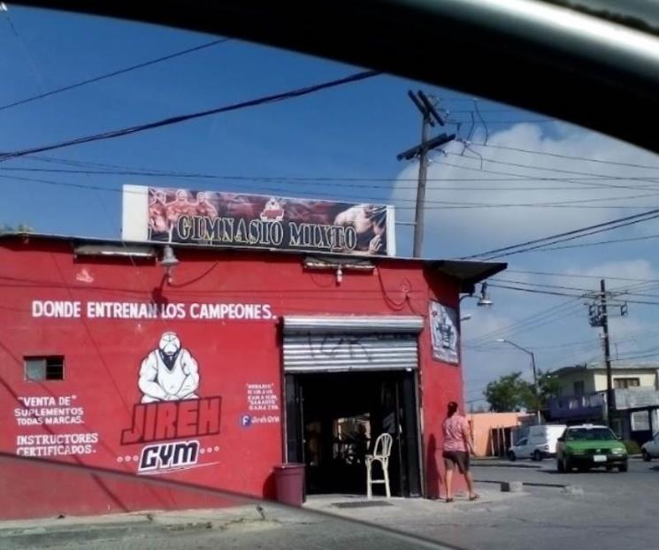 Se desvanece y muere en gimnasio