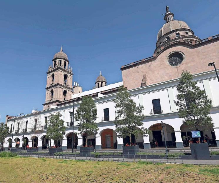 Toluca celebra 189 años de la construcción de sus arcos