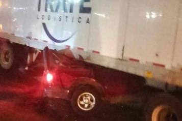 Choque entre tr&aacute;iler y auto en Garc&iacute;a deja un muerto