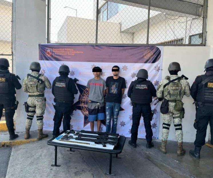 Caen dos con cuatro armas y droga en Guadalupe