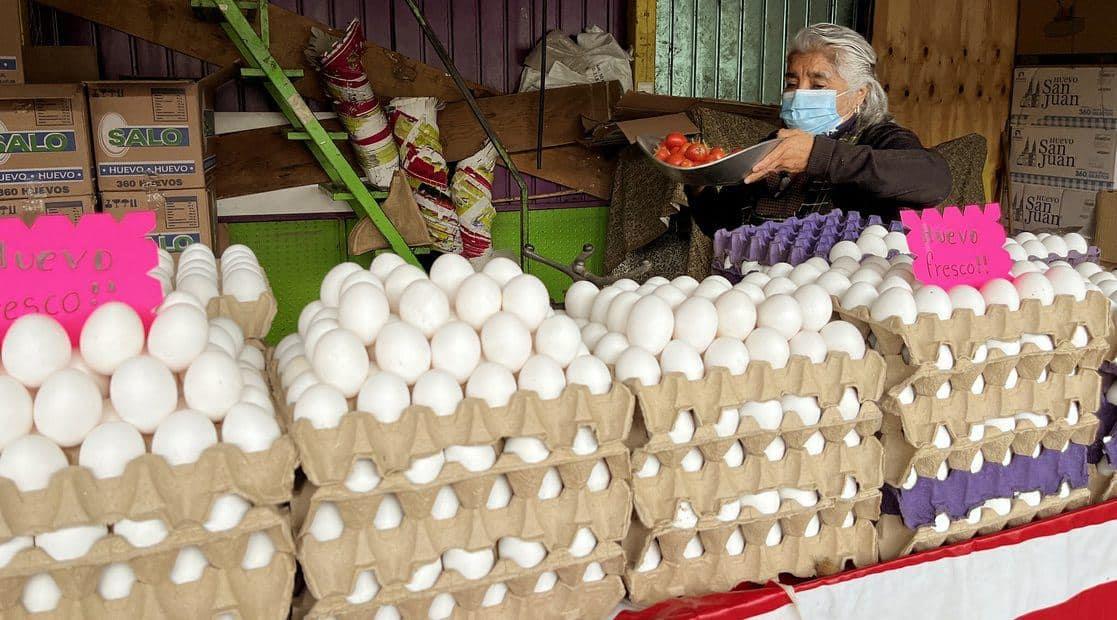 La escasez de huevo en EU impacta precios en México