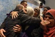 Libera Hamás a tres rehenes a cambio de 183 presos Libera Hamás a tres rehenes a cambio de 183 presos