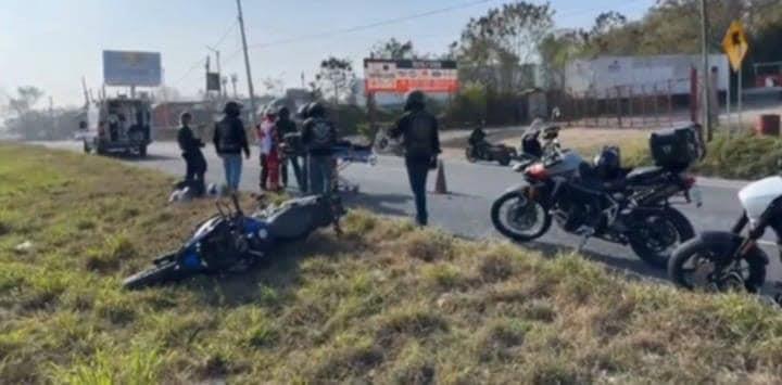 Motociclista resulta lesionado en Carretera Nacional por Allende