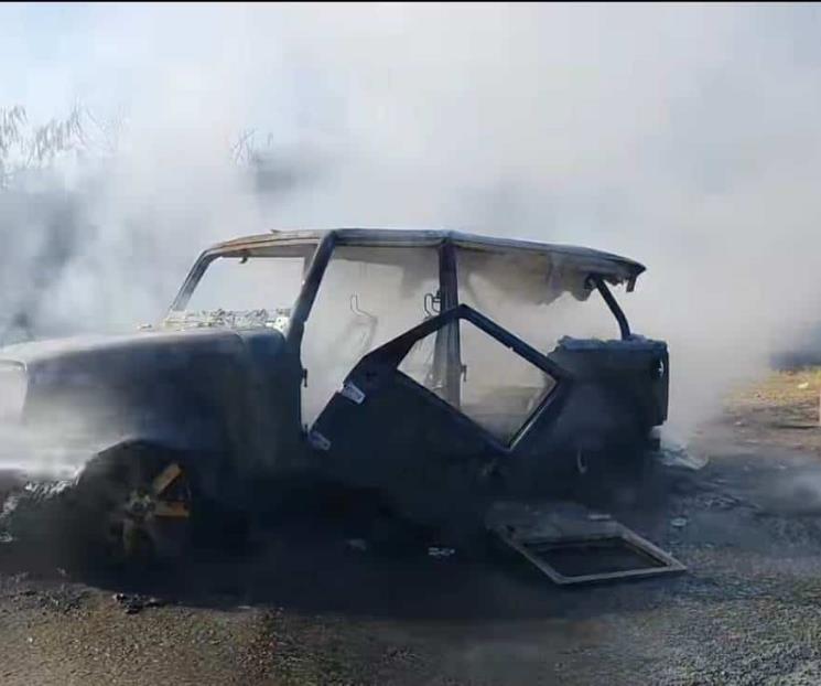 Se incendia camioneta en Cadereyta