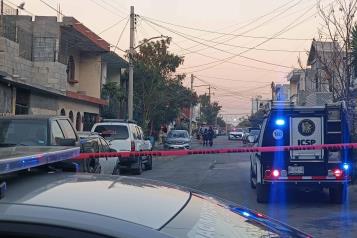 Irrumpen pistoleros en una casa; ejecutan a uno y hieren a dos