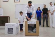 Disputan Noboa y González los comicios en Ecuador Disputan Noboa y González los comicios en Ecuador