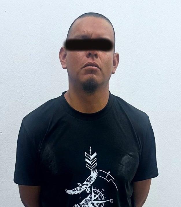 Intenta ahorcar a su esposa