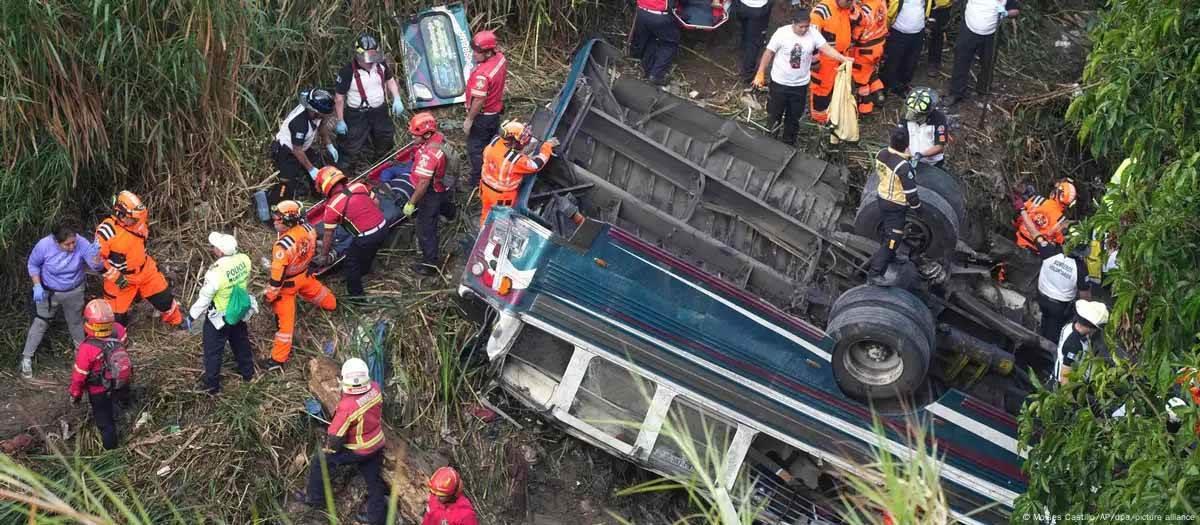 Mueren más de 51 personas en accidente al norte de Guatemala