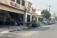 Estrella vehículo contra poste