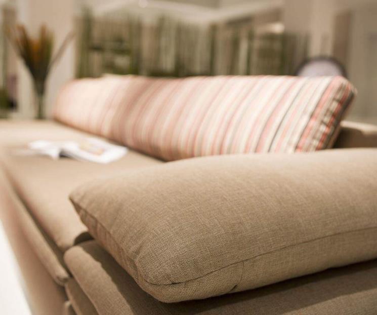 La técnica para quitar las manchas de tus sillones