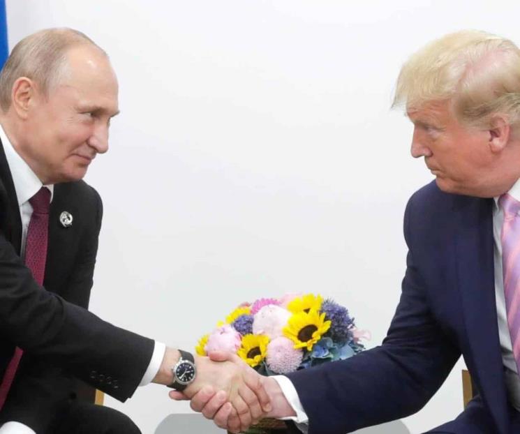 Trump y Putin acuerdan negociaciones para acabar guerra con Ucrania