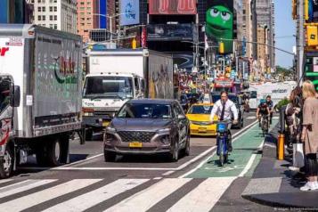 Demandan a Nueva York por permisos de conducir a migrantes