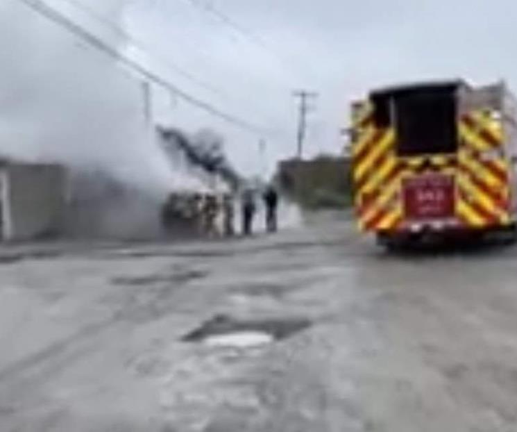 Se incendia camión de carga