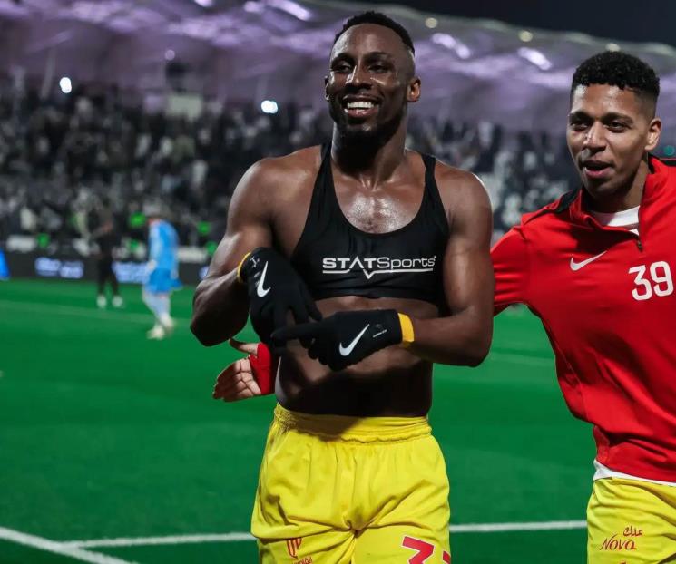Marca doblete Quiñones en el futbol árabe