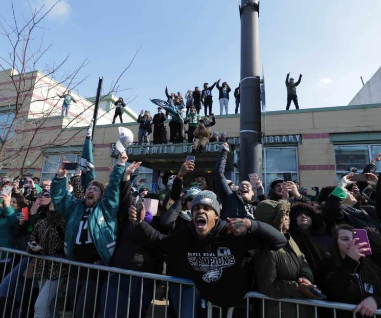 Celebran dos millones de fans en Filadelfia título del Super Bowl