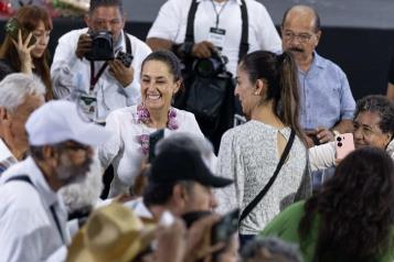 Sheinbaum acude a Veracruz a entregar tarjetas de Beca Rita Cetina