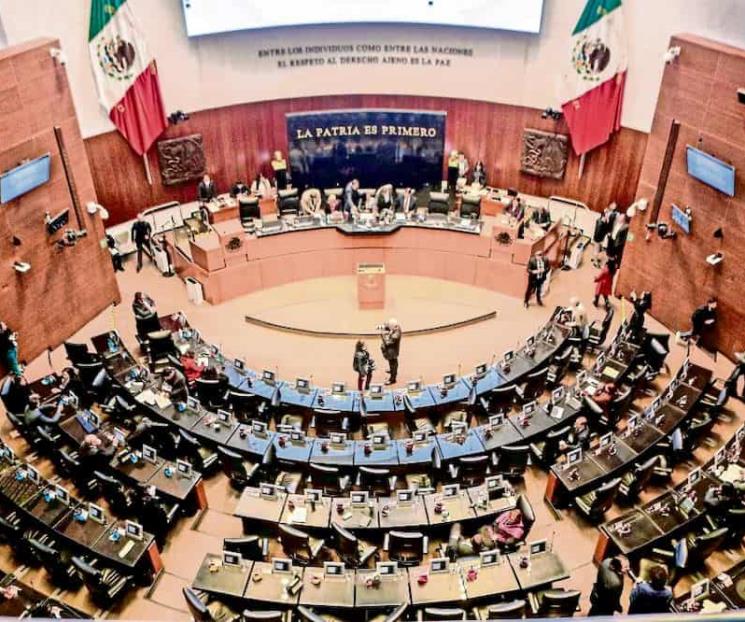 Chocan Senadores ante los sobrevuelos