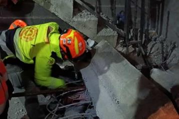 Fallece aplastado tras derrumbe de su casa