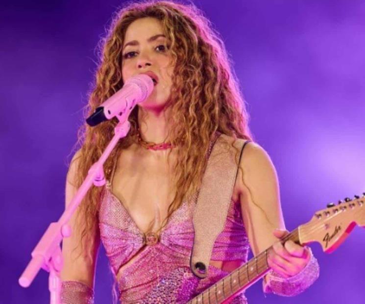 Hospitalizan de emergencia a Shakira