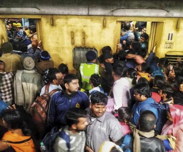 Estampida deja al menos 15 muertos en Nueva Delhi Estampida deja al menos 15 muertos en Nueva Delhi